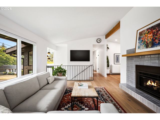 1654 FIRCREST Dr, Lake Oswego, OR 97034