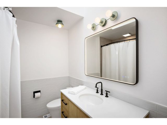 1654 FIRCREST Dr, Lake Oswego, OR 97034
