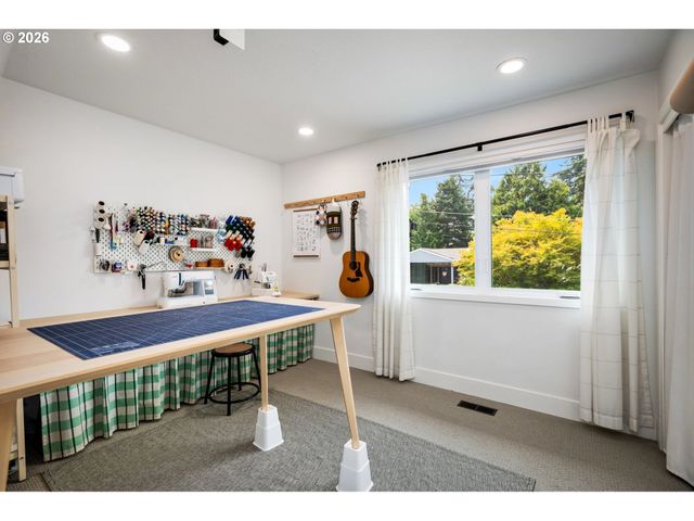1654 FIRCREST Dr, Lake Oswego, OR 97034