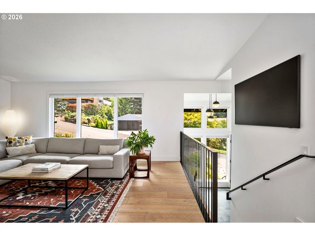 1654 FIRCREST Dr, Lake Oswego, OR 97034