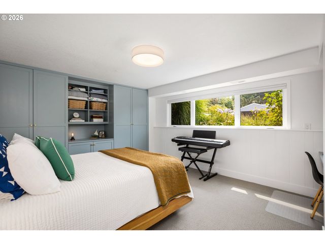 1654 FIRCREST Dr, Lake Oswego, OR 97034
