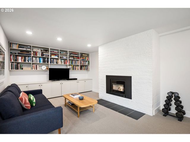 1654 FIRCREST Dr, Lake Oswego, OR 97034