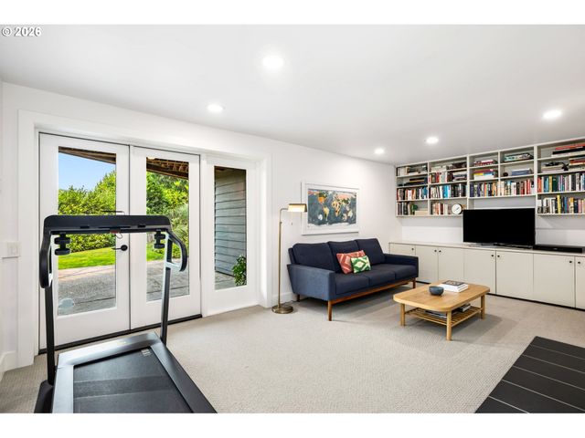 1654 FIRCREST Dr, Lake Oswego, OR 97034