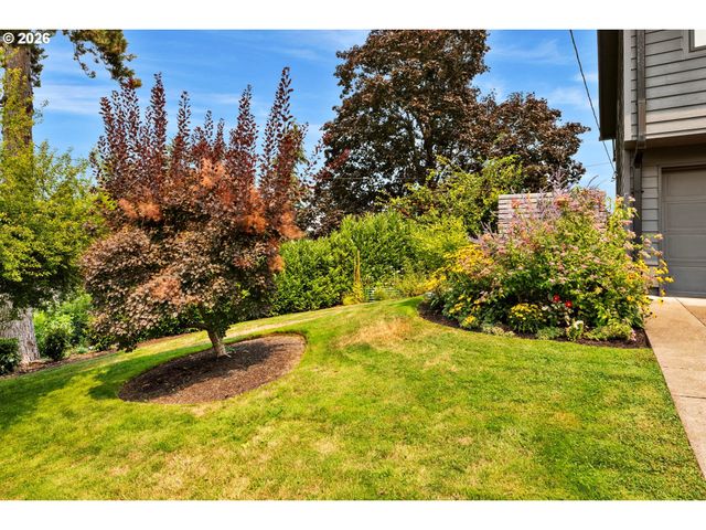 1654 FIRCREST Dr, Lake Oswego, OR 97034