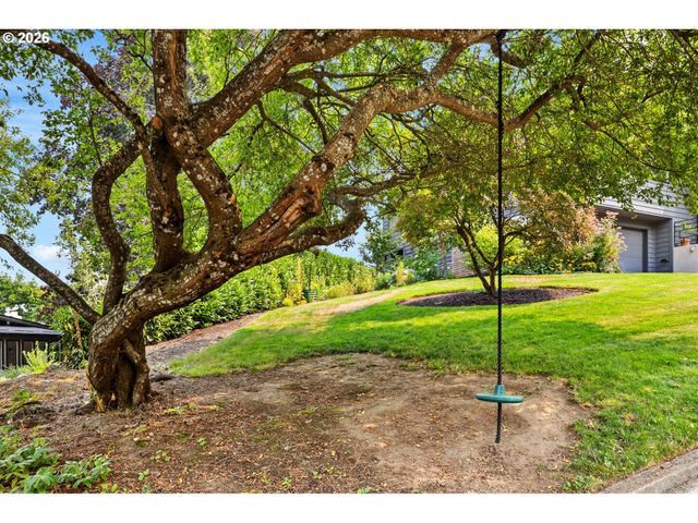 1654 FIRCREST Dr, Lake Oswego, OR 97034