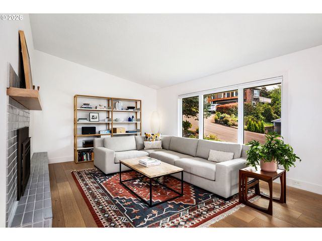 1654 FIRCREST Dr, Lake Oswego, OR 97034