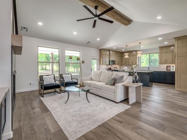 10925 Sandstone Ridge Way, Guthrie, OK 73044