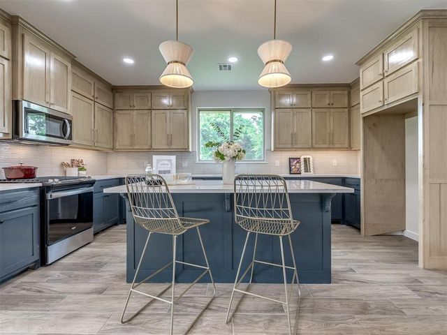 10925 Sandstone Ridge Way, Guthrie, OK 73044