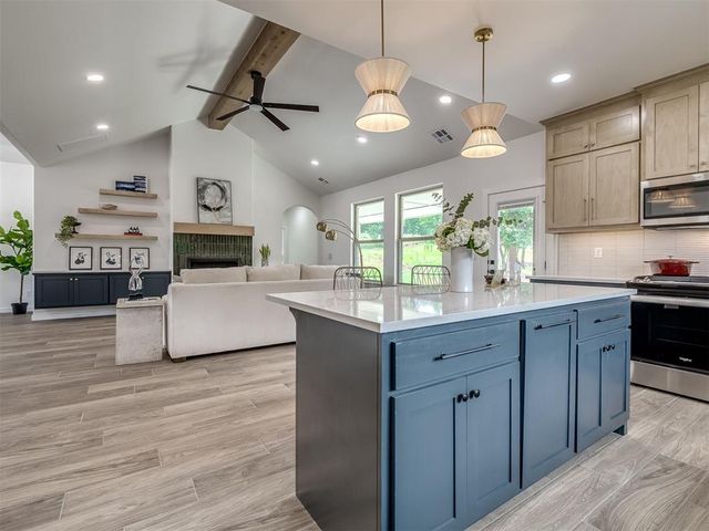 10925 Sandstone Ridge Way, Guthrie, OK 73044
