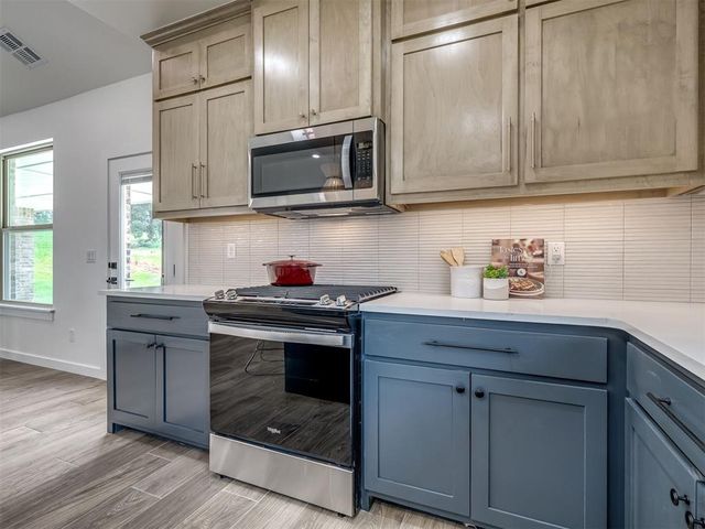 10925 Sandstone Ridge Way, Guthrie, OK 73044