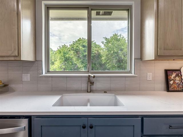 10925 Sandstone Ridge Way, Guthrie, OK 73044