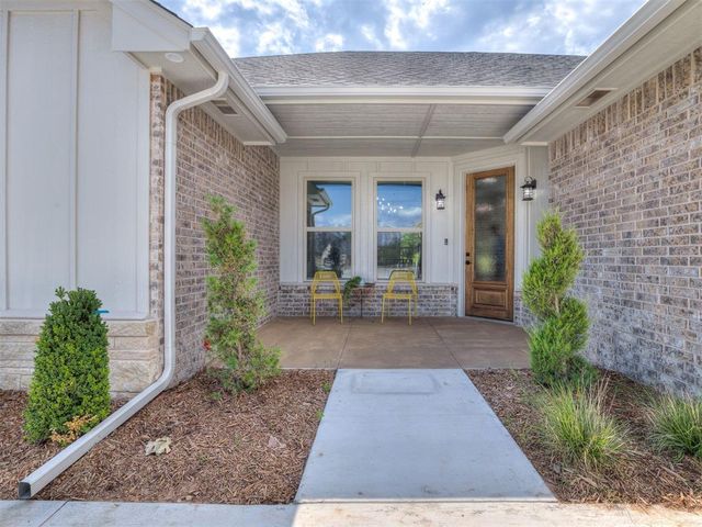 10925 Sandstone Ridge Way, Guthrie, OK 73044