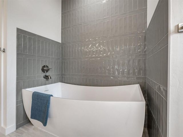 10925 Sandstone Ridge Way, Guthrie, OK 73044