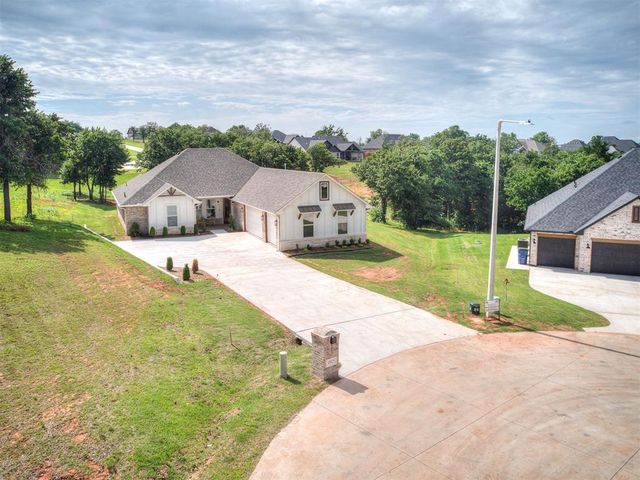 10925 Sandstone Ridge Way, Guthrie, OK 73044