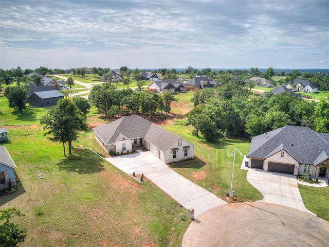 10925 Sandstone Ridge Way, Guthrie, OK 73044