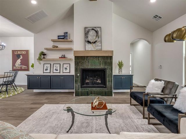 10925 Sandstone Ridge Way, Guthrie, OK 73044