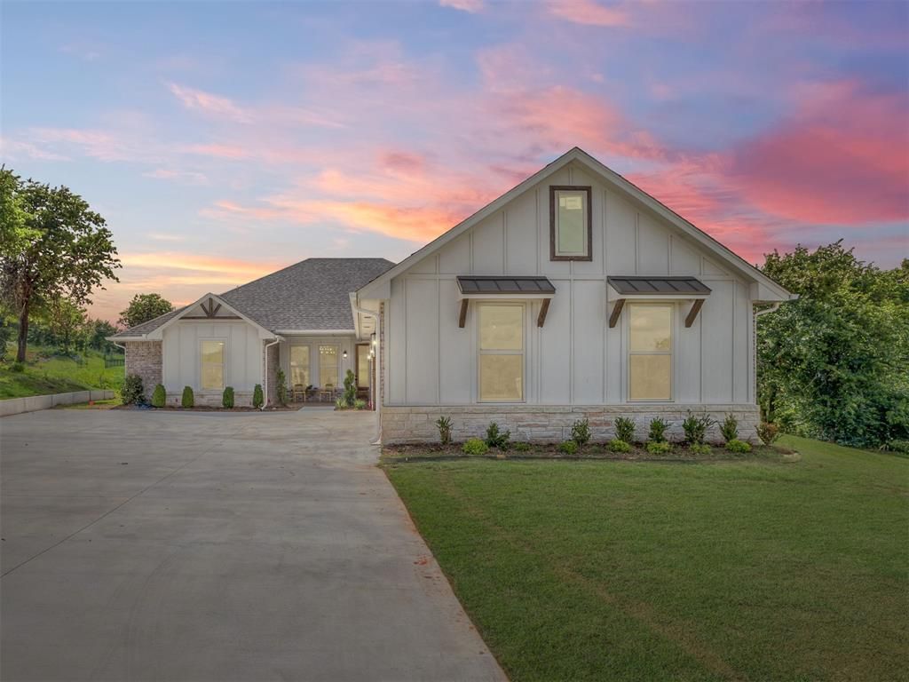 10925 Sandstone Ridge Way, Guthrie, OK 73044