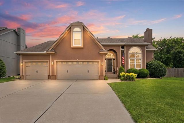 1425 SW 44th Street, Lee's Summit, MO 64082