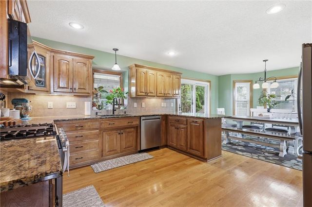 1425 SW 44th Street, Lee's Summit, MO 64082