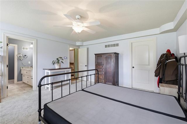 1425 SW 44th Street, Lee's Summit, MO 64082