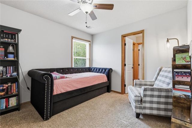 1425 SW 44th Street, Lee's Summit, MO 64082
