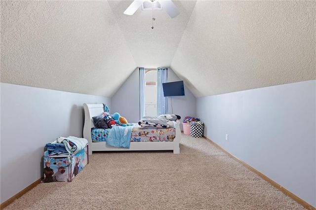 1425 SW 44th Street, Lee's Summit, MO 64082