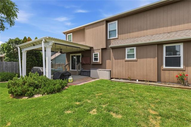1425 SW 44th Street, Lee's Summit, MO 64082