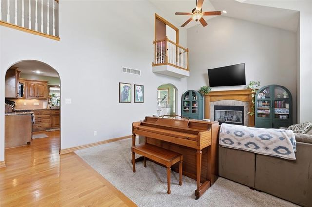 1425 SW 44th Street, Lee's Summit, MO 64082