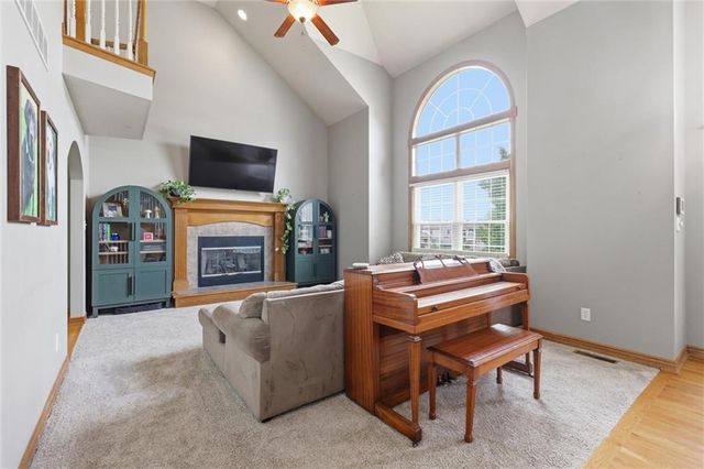 1425 SW 44th Street, Lee's Summit, MO 64082