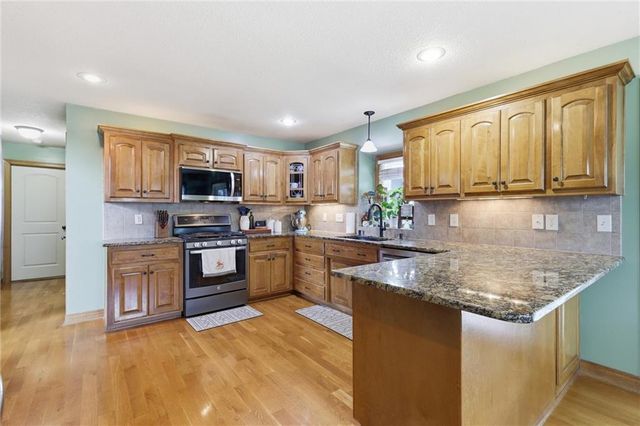 1425 SW 44th Street, Lee's Summit, MO 64082