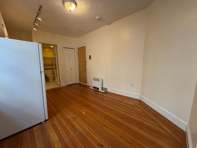 64 Myrtle St. 11, Boston, MA 02114