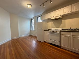 64 Myrtle St. 11, Boston, MA 02114