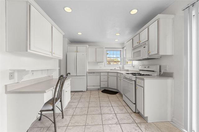 2408 Briarhill Court, White Oak, PA 15131