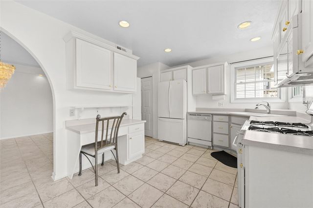 2408 Briarhill Court, White Oak, PA 15131
