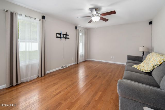 44 Shepard Avenue, Colonie, NY 12304