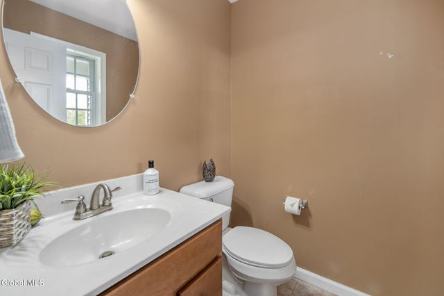 44 Shepard Avenue, Colonie, NY 12304