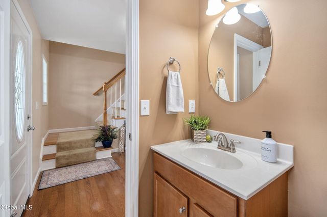 44 Shepard Avenue, Colonie, NY 12304