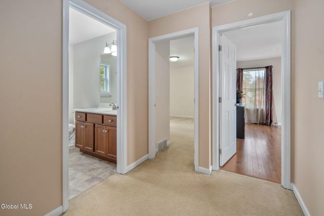 44 Shepard Avenue, Colonie, NY 12304