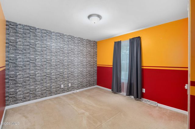 44 Shepard Avenue, Colonie, NY 12304