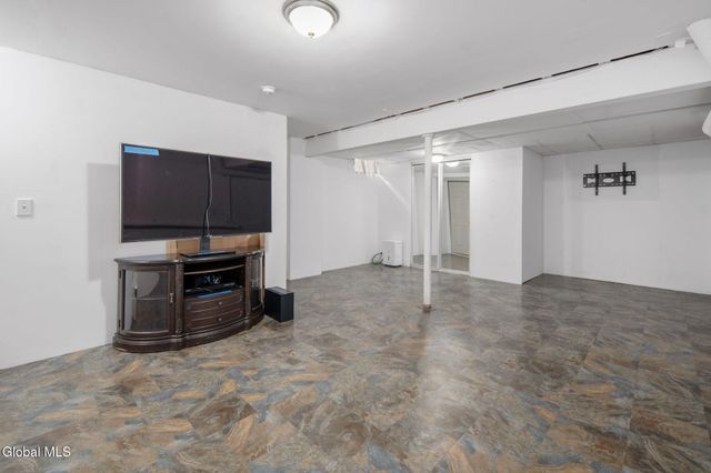 44 Shepard Avenue, Colonie, NY 12304