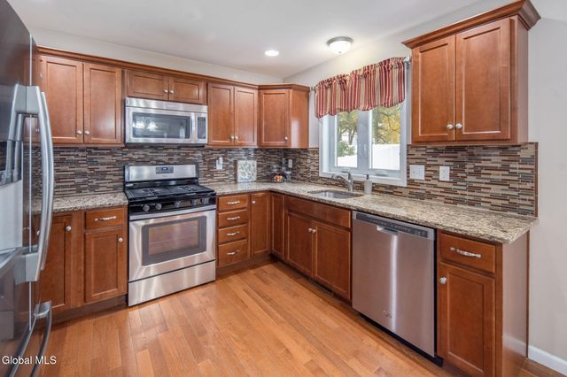 44 Shepard Avenue, Colonie, NY 12304