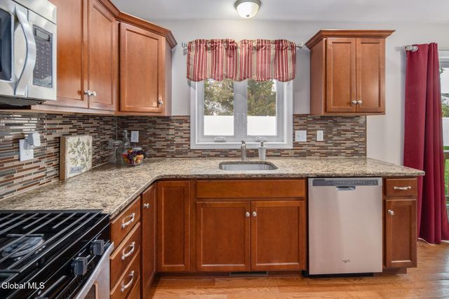 44 Shepard Avenue, Colonie, NY 12304