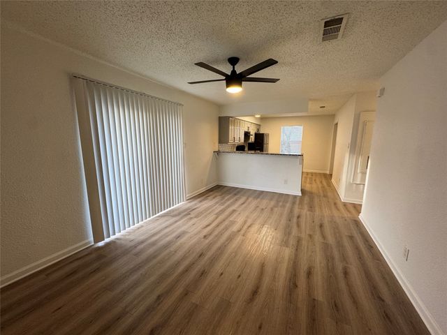 762 E Warrior Trail D, Grand Prairie, TX 75052