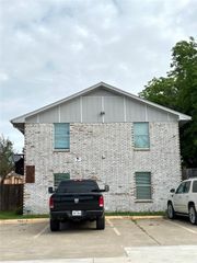 762 E Warrior Trail D, Grand Prairie, TX 75052