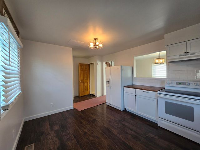 3608 W 73rd Court, Merrillville, IN 46410