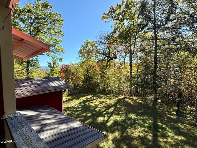 1178 Ogle Hills Road, Gatlinburg, TN 37738