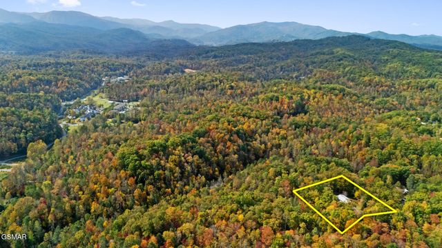 1178 Ogle Hills Road, Gatlinburg, TN 37738