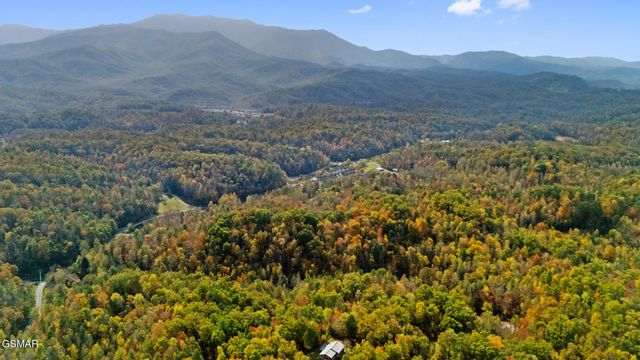 1178 Ogle Hills Road, Gatlinburg, TN 37738