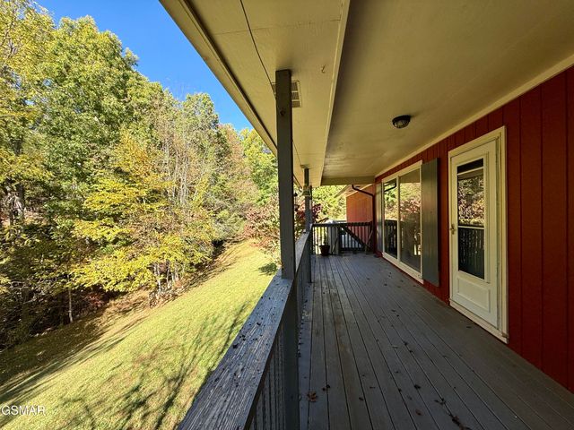 1178 Ogle Hills Road, Gatlinburg, TN 37738