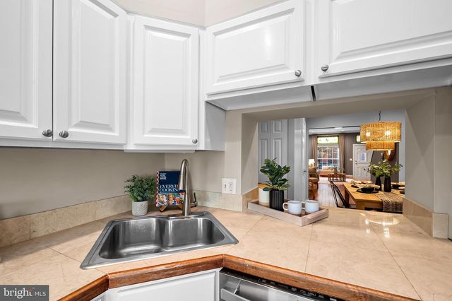 1247 HULL ST, Baltimore, MD 21230